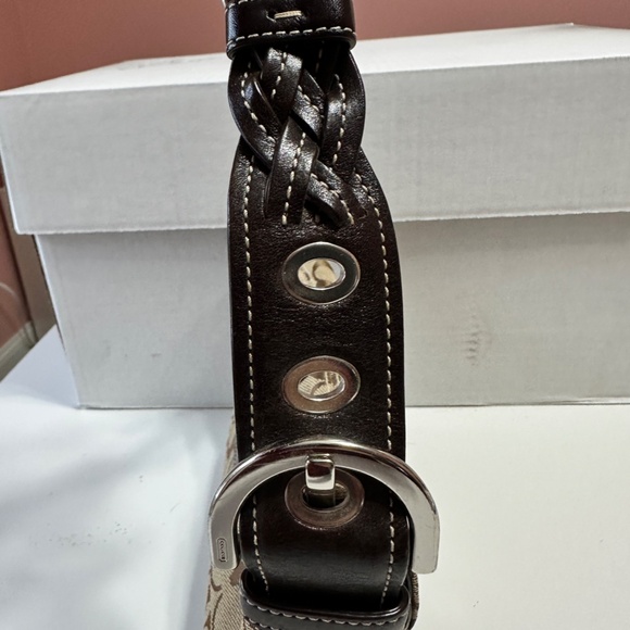 Brown Coach shoulder bag - Picture 4 of 5